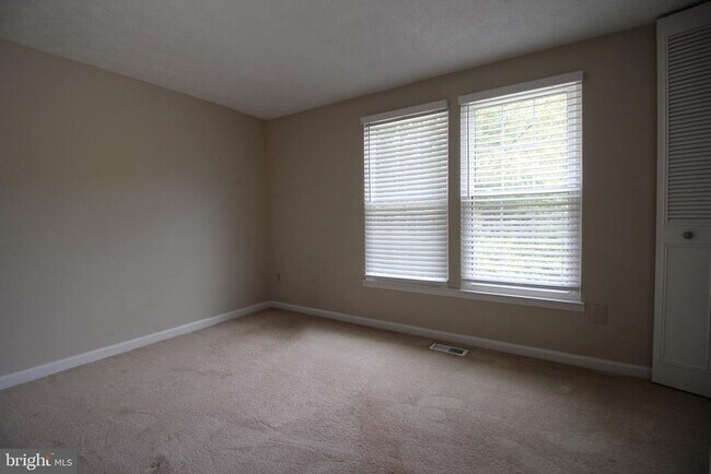 Building Photo - 11916 Fieldthorn Ct