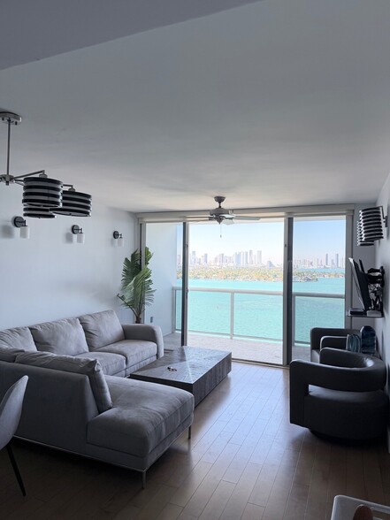 Building Photo - 1900 Purdy Ave