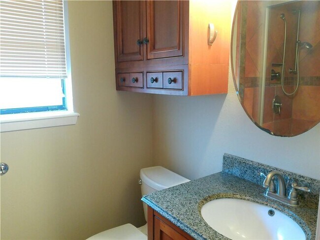 Building Photo - 538 Vega Dr