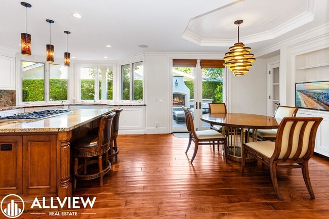 Building Photo - Stunning 3 Bedroom + Bonus Room 3.5 Bath A...