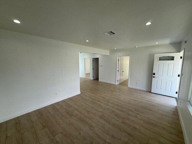 Building Photo - Bassestt Properties