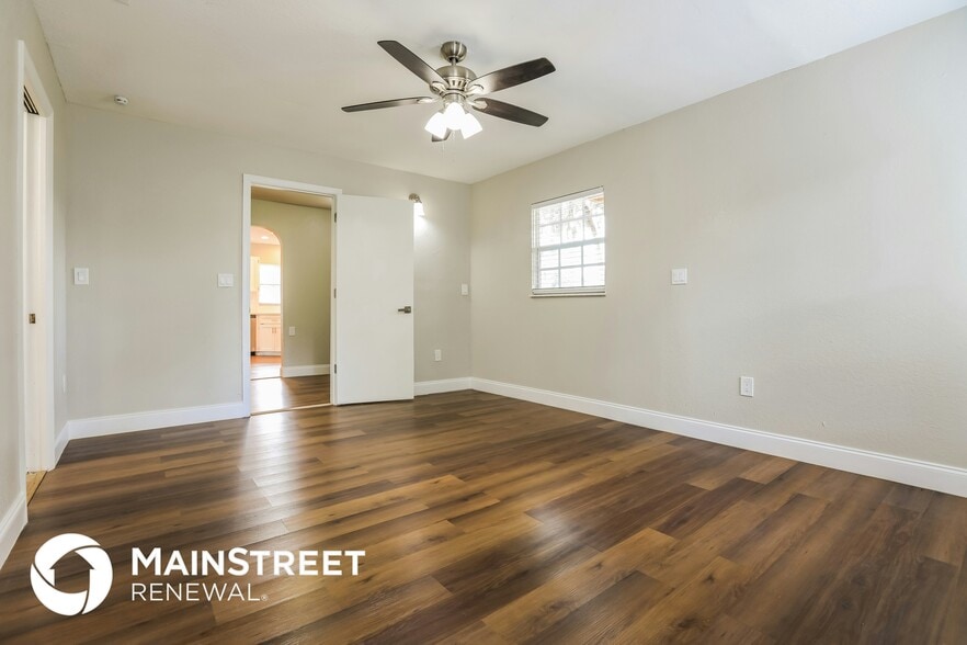 Building Photo - 5004 Bonnet Ave