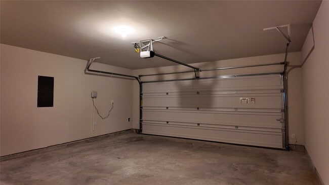 Building Photo - 16241 Parish Pointe Ct