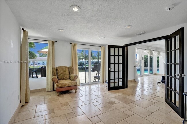 Building Photo - 3100 NE 56th Ct