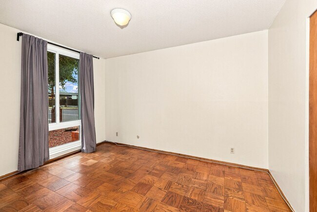 Building Photo - 2727 McGee Ave