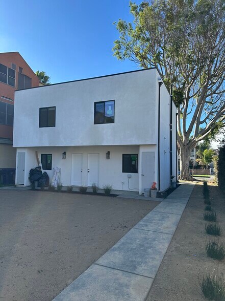 Building Photo - 826 Rose Ave