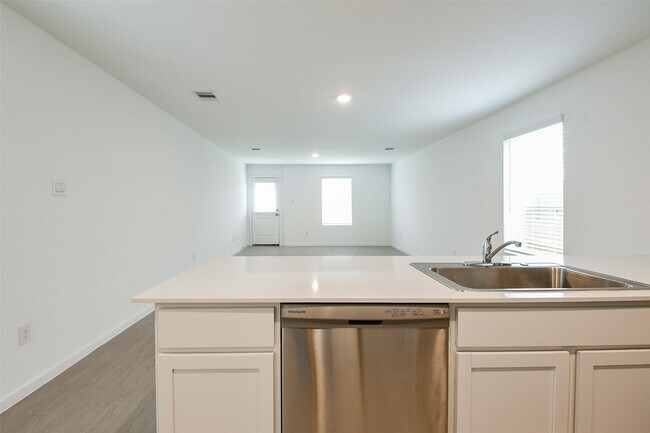 Building Photo - 21325 Carosella Dr