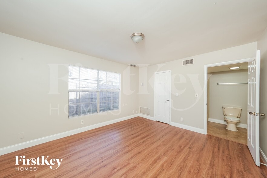 Building Photo - 5227 Adams Rd