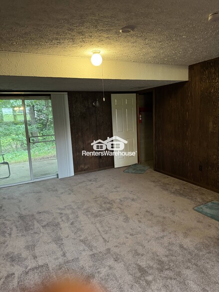 Building Photo - 7107 Avesbury Ln