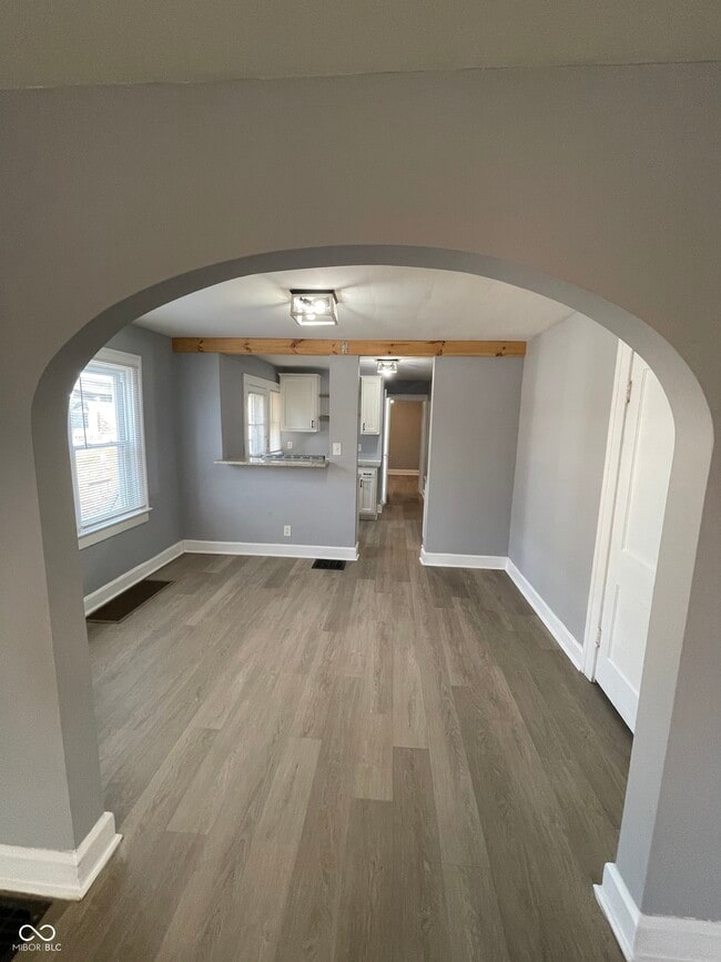 Building Photo - 833 N Emerson Ave