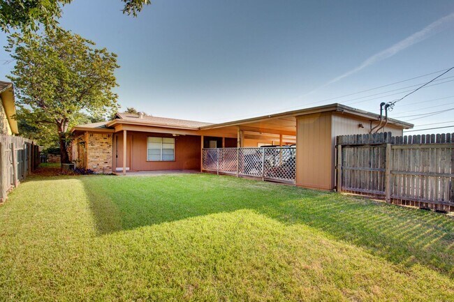 Building Photo - 3201-3203 Ashford Ave