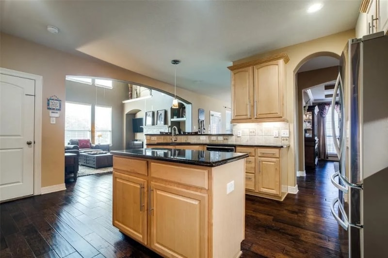 Building Photo - 905 High Meadow Rd