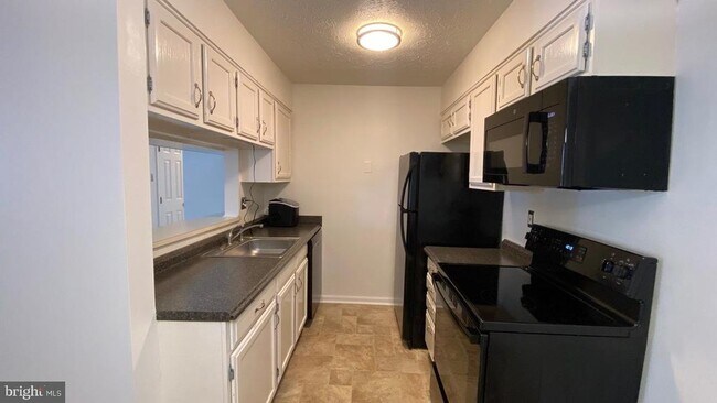 Building Photo - 4700 Dorsey Hall Dr