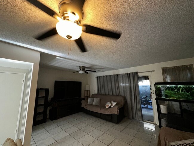 Building Photo - 3/1 Kulana Townhouse