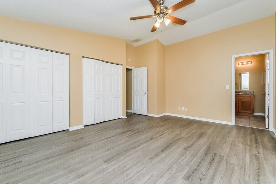 Building Photo - 13348 Linden Dr