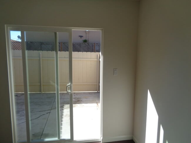 Building Photo - 357