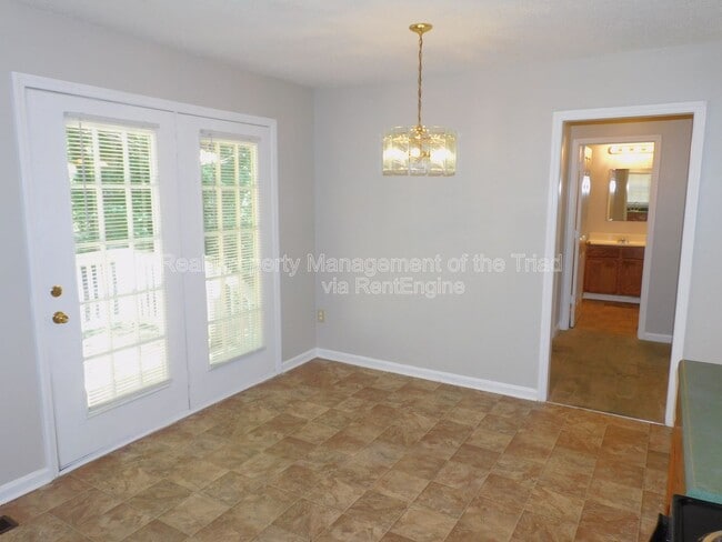 Building Photo - 1805 Cody Ave