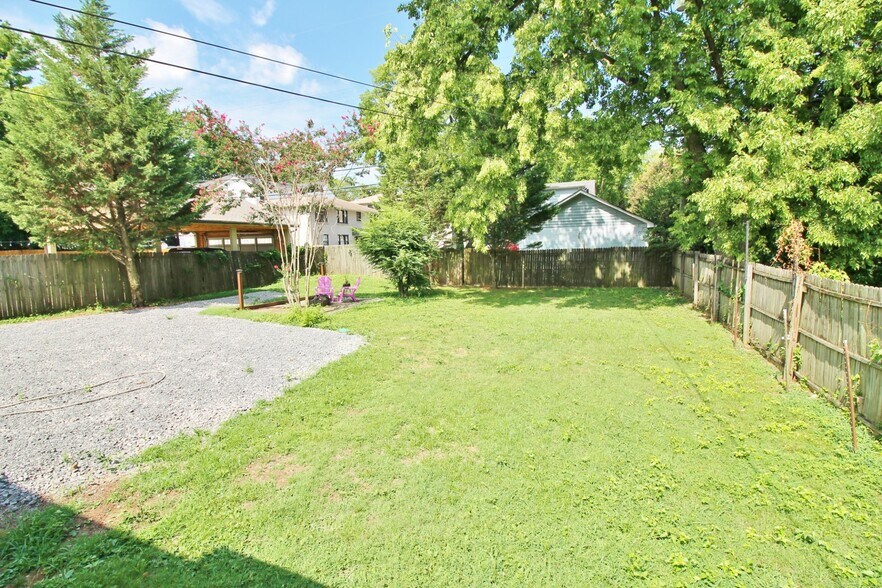 Building Photo - 1711 Villa Pl