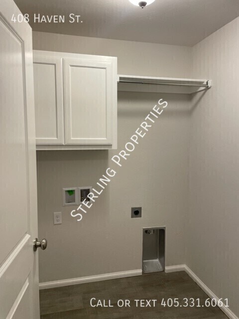 Building Photo - 408 Haven St