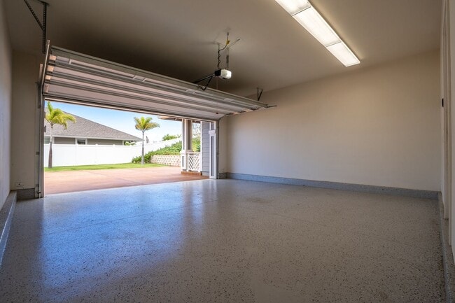 Building Photo - Beautiful Designed Spacious 3 bed/2.5 Bath Home at Kehalani with Ocean Views!