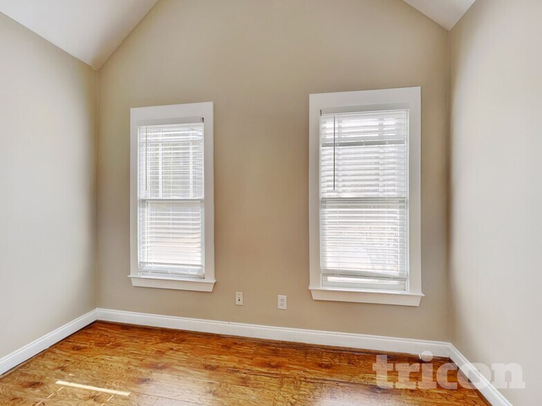 Building Photo - 71 Jefferson Dr