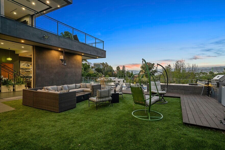 Building Photo - 3712 Broadlawn Dr