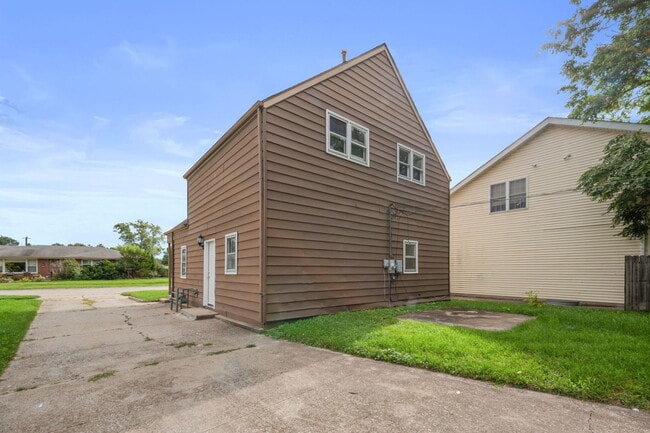 Building Photo - 17 W 30th Pl