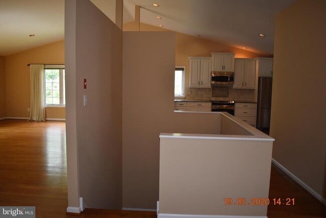 Building Photo - 16 Michael Ct