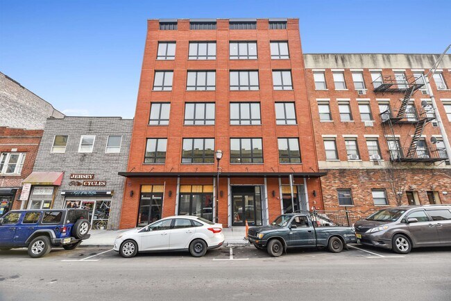 Building Photo - 506 Central Ave
