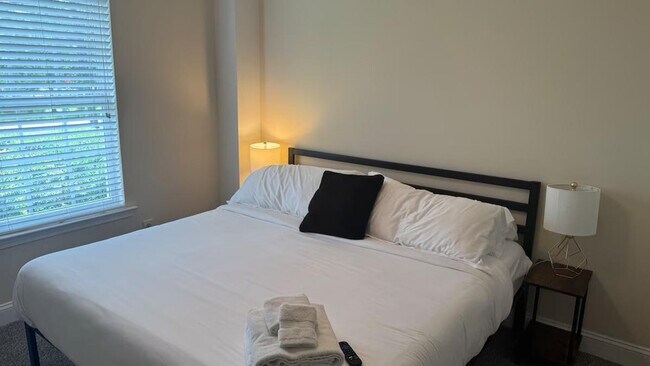 Building Photo - 115 Ponderosa Dr