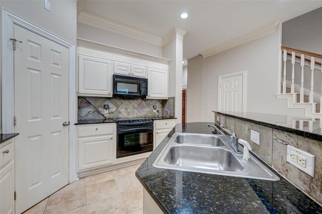 Building Photo - 1811 Gentryside Dr