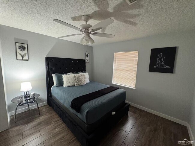 Building Photo - 3000 Royal Palms Cir
