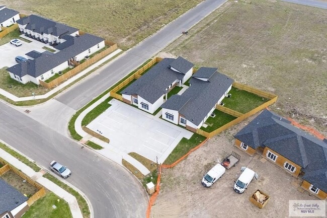 Building Photo - 3604 Hidalgo Cir