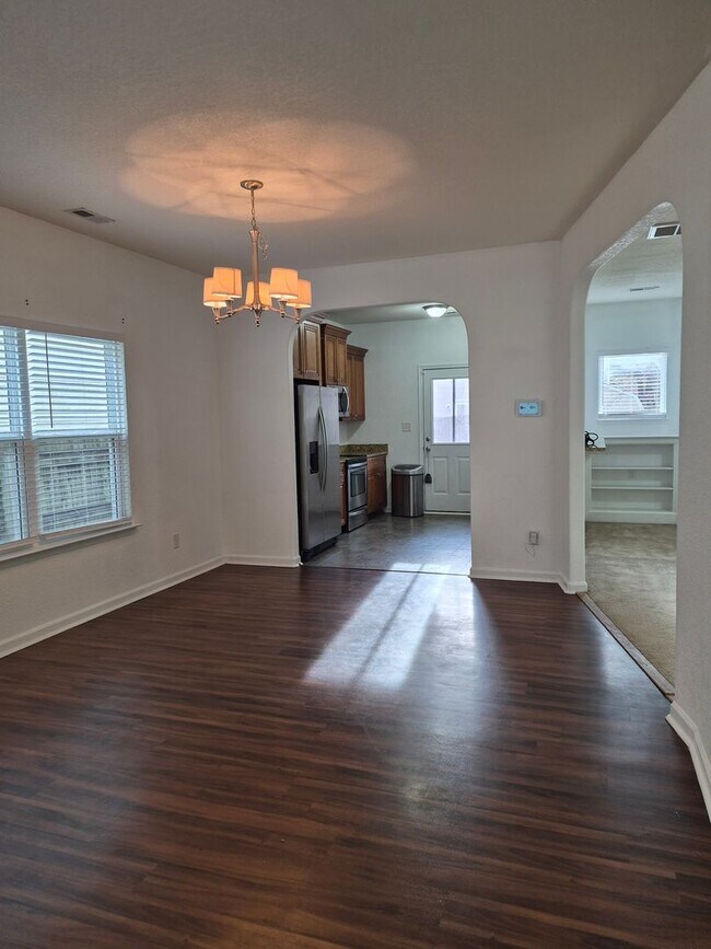 Building Photo - 1723 Fisher Ave