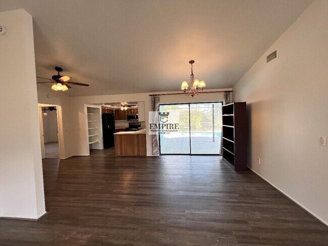 Building Photo - Cozy Cape Coral Pool Home – 3 Beds, 2 Bath...