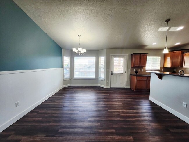 Building Photo - Single Story Home w/Huge Fenced Backyard!