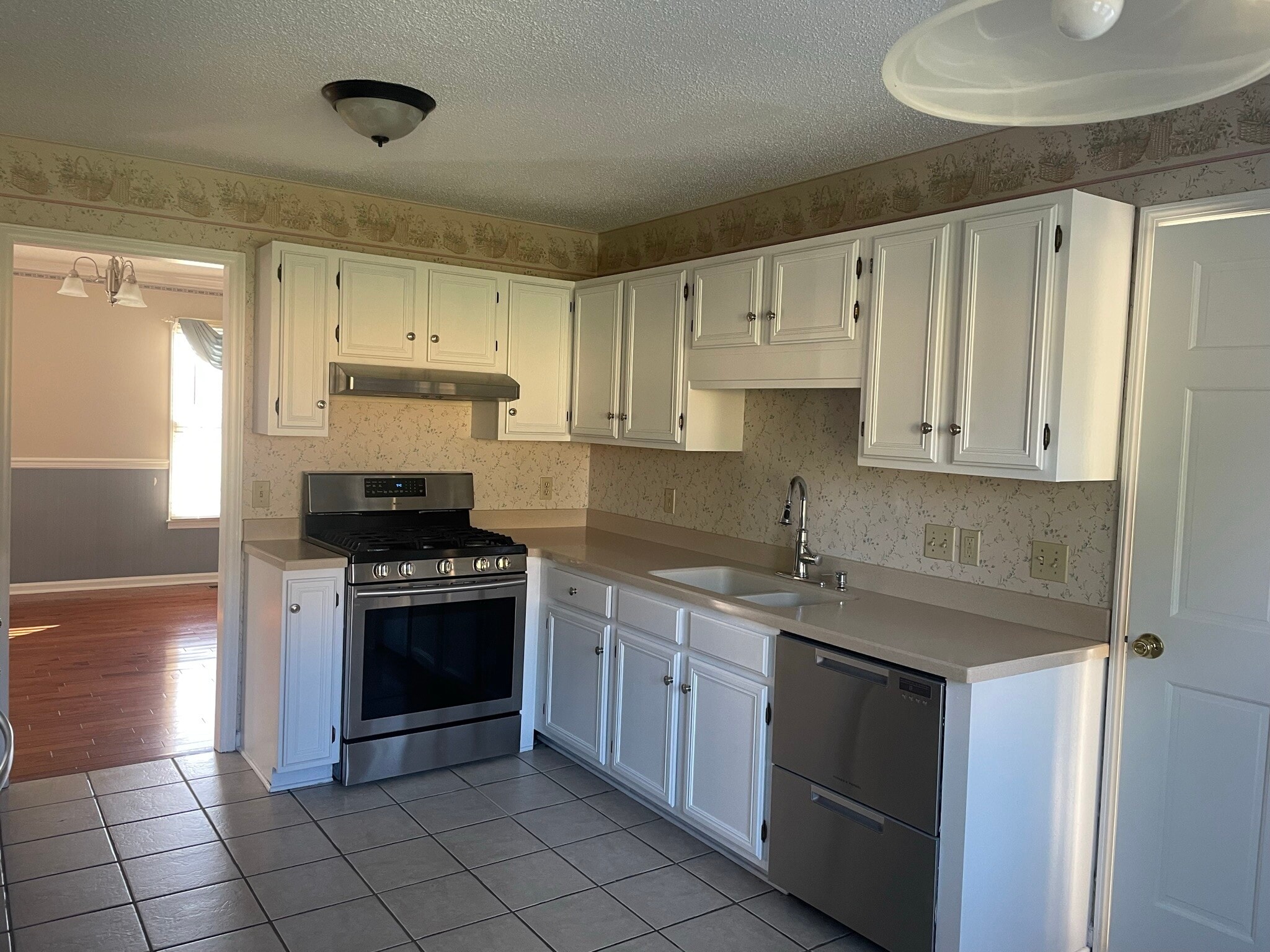 Kitchen - 215 Apple Rdg