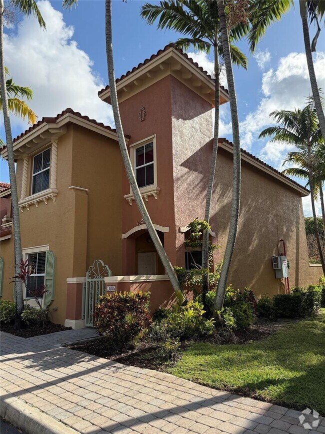 Building Photo - 1005 SW 143rd Ave