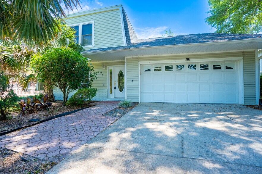 Primary Photo - 24 Cinderella Ln NW