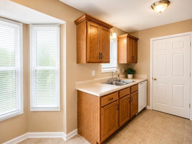 Building Photo - Spacious Ranch Living with Bonus Room & Big Backyard — Minutes from Fort Campbell!