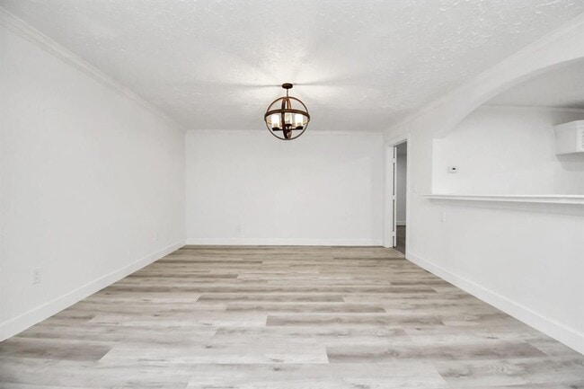 Building Photo - 2243 Matilda St