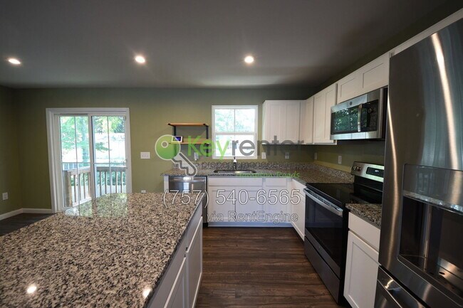Building Photo - 49 Manilla Cir