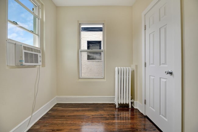 Building Photo - 618 Columbia Rd NW