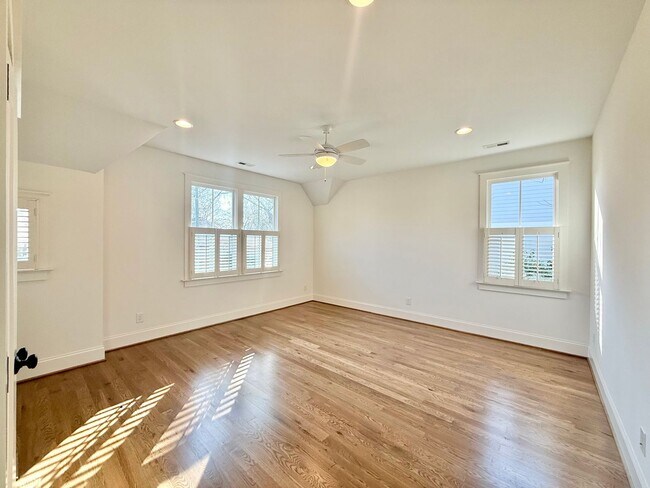 Building Photo - Custom Built 4BD, 3.5BA Five Points Home with a Bonus Room & Fenced Yard