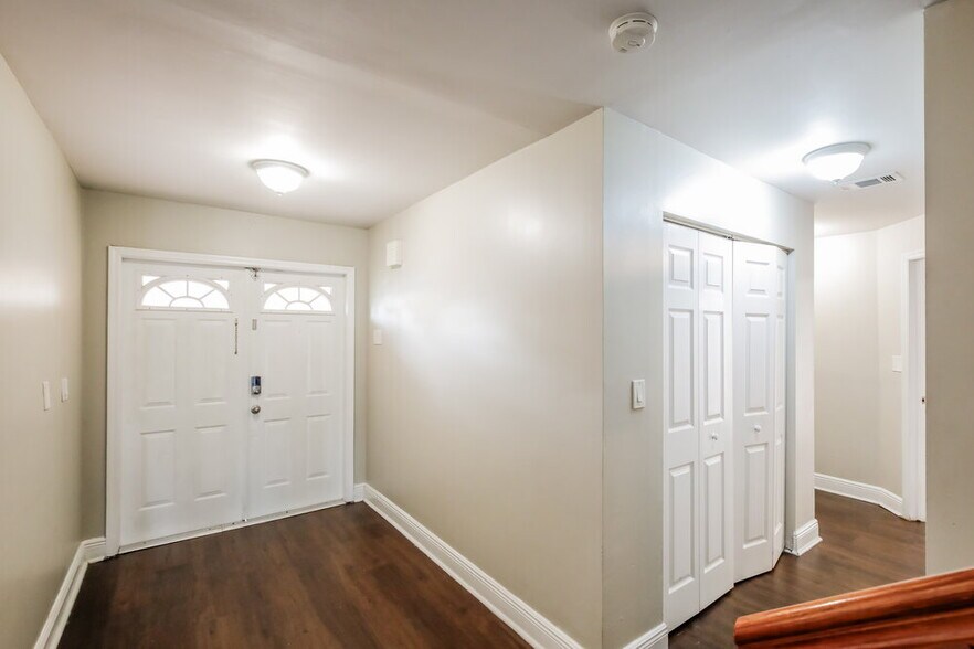 Building Photo - 15045 SW 108th Terrace