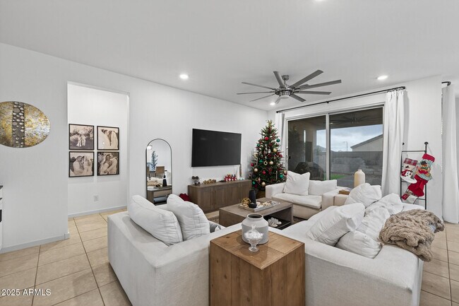 Building Photo - 36810 N Camarillo Dr