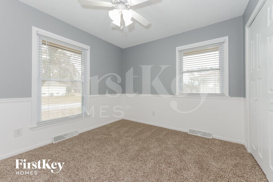 Building Photo - 716 SW Williams St