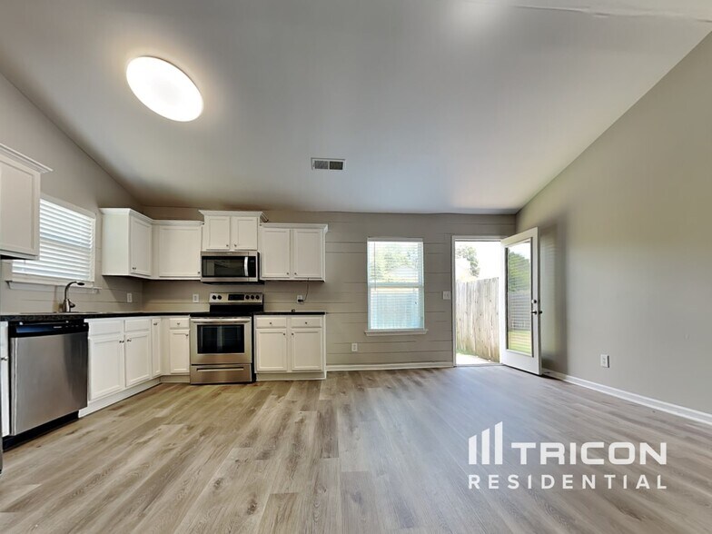 Building Photo - 316 Meadow Vista Ln