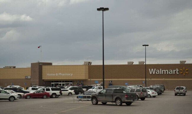 Building Photo - 1204 Robinsville Ct