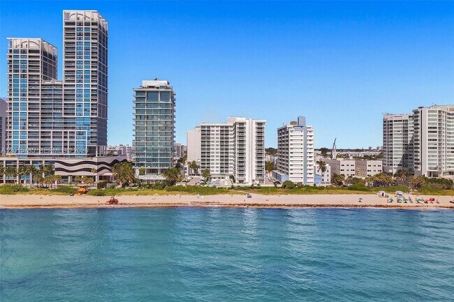 Building Photo - 6917 Collins Ave